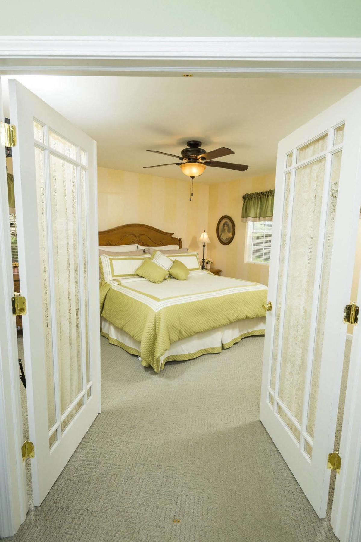 Hawk Valley Retreat & Cottages กาลีนา ภายนอก รูปภาพ